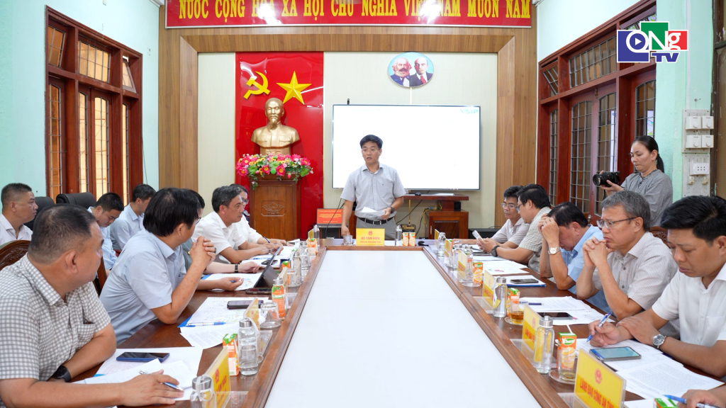 Quang cảnh cuộc họp.