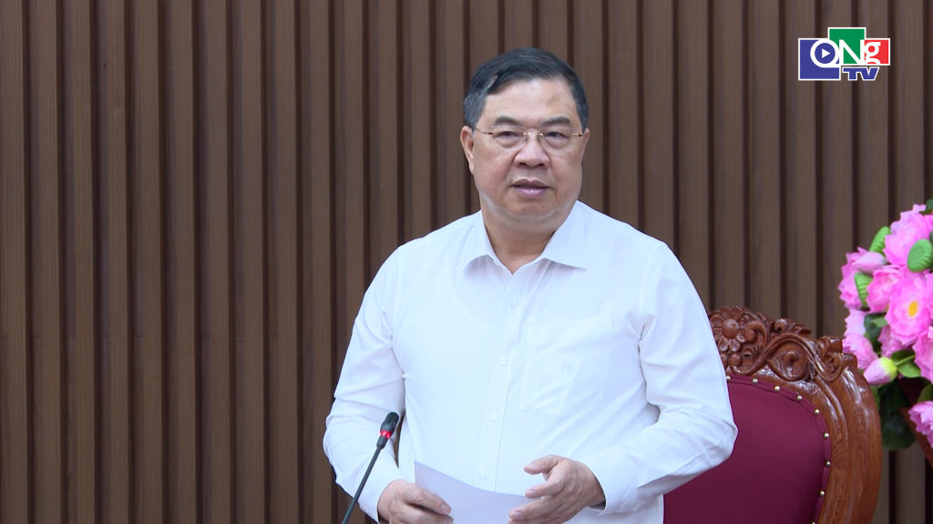 Ủy viên Bộ Chính trị, Phó Thủ tướng Thường trực Chính phủ Phạm Gia Túc chủ trì buổi làm việc.  
