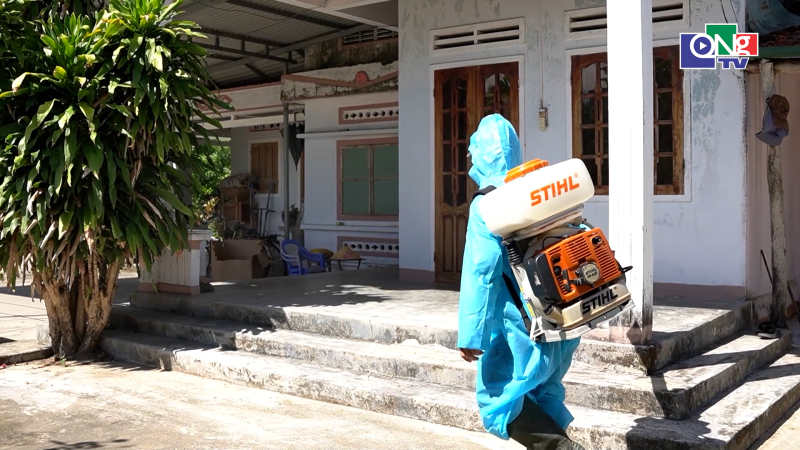 Xử l&yacute; triệt để ổ bệnh sốt xuất huyết tại cơ sở