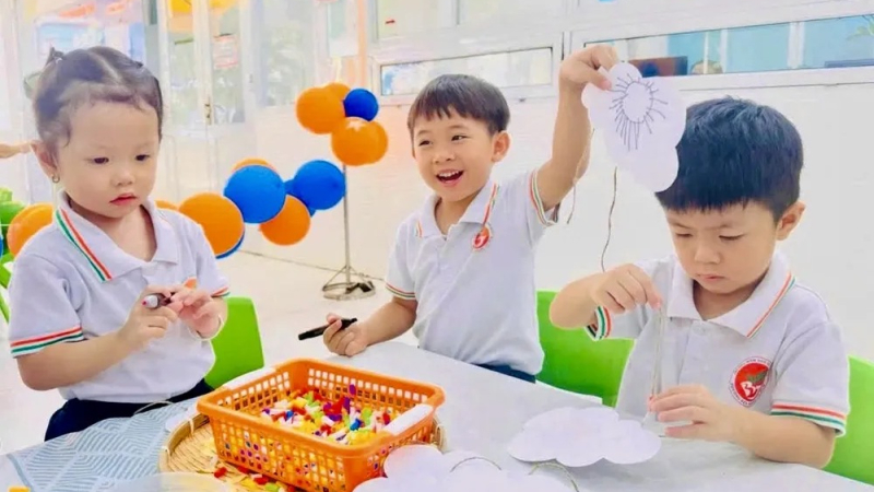 Trẻ dưới 6 tuổi c&oacute; thể được cấp thẻ căn cước ngay khi đăng k&yacute; khai sinh