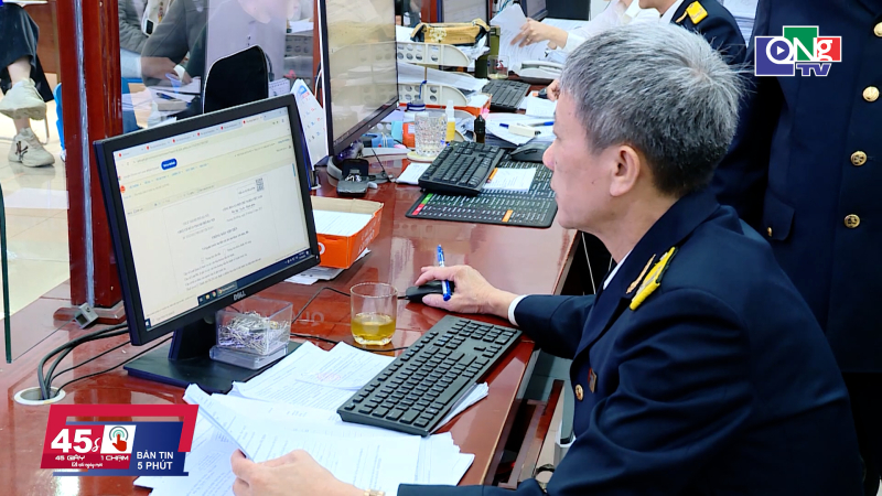 45 gi&acirc;y 1 chạm ng&agrave;y 04/8 