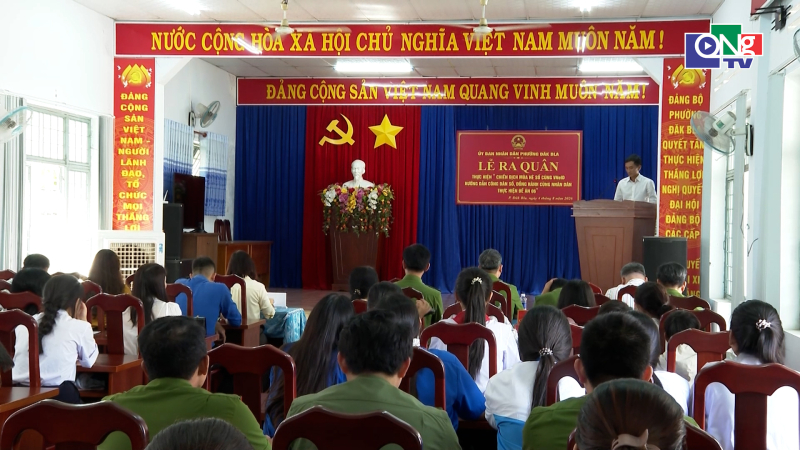 Phường Đăk Bla ra qu&acirc;n "Chiến dịch m&ugrave;a h&egrave; số c&ugrave;ng VNeID"