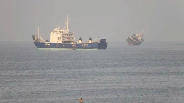 Iran v&agrave; Oman đạt thỏa thuận về eo biển Hormuz