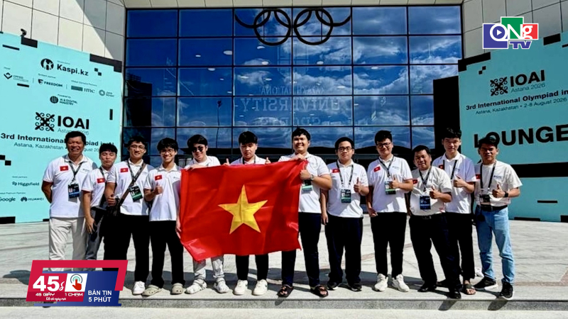 45 gi&acirc;y 1 chạm ng&agrave;y 08/8