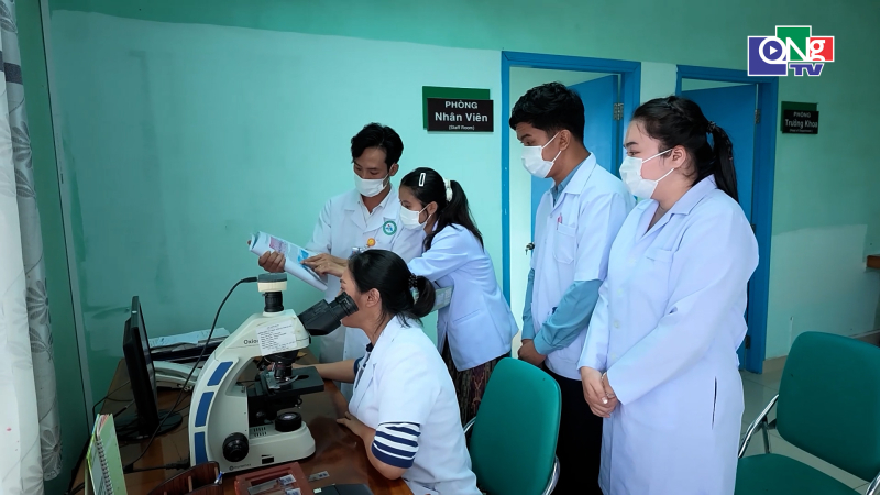 Chuyển giao kỹ thuật tầm so&aacute;t ung thư cổ tử cung cho tỉnh Attapeu