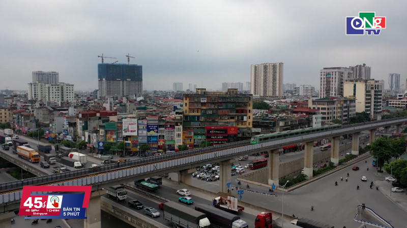 45 gi&acirc;y 1 chạm ng&agrave;y 15/8