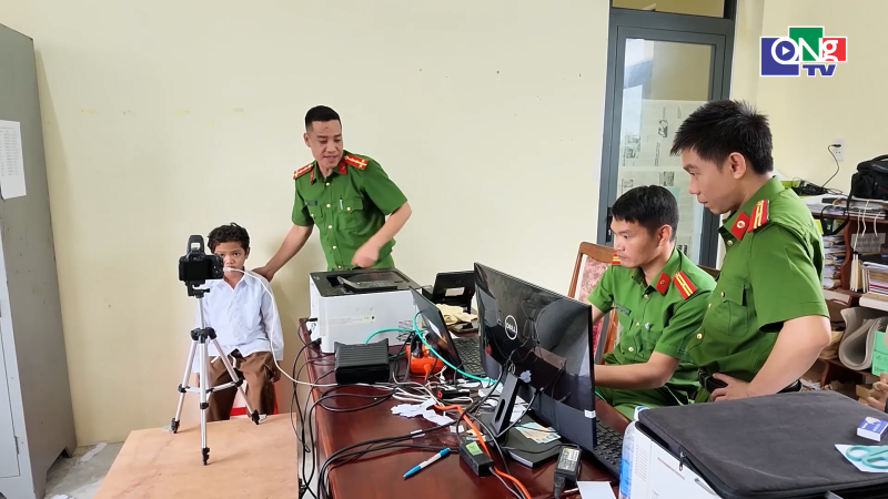 B&aacute;m d&acirc;n l&agrave;m định danh điện tử