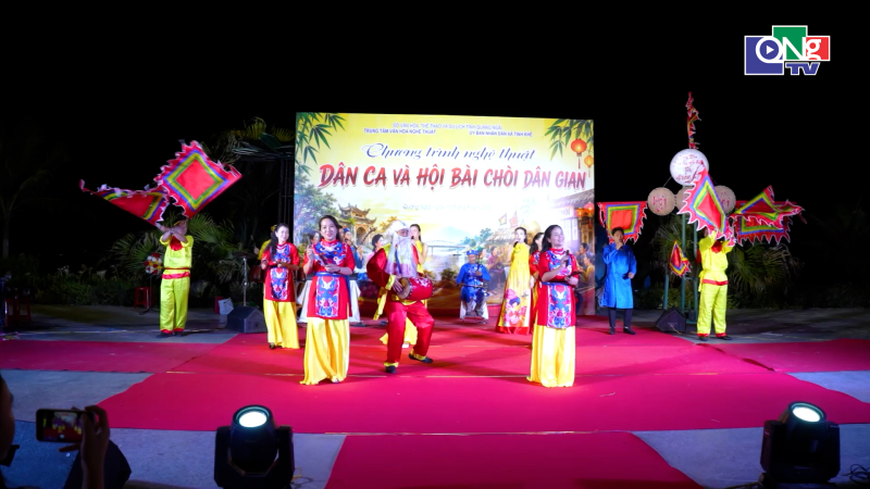 Biểu diễn d&acirc;n ca, b&agrave;i ch&ograve;i tại&nbsp;biển&nbsp;Mỹ Kh&ecirc;