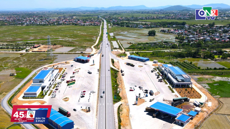 45 gi&acirc;y 1 chạm ng&agrave;y 18/8