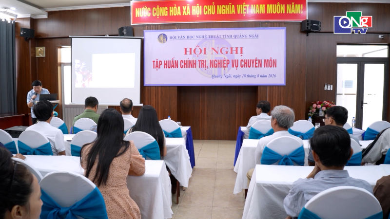 Tập huấn ch&iacute;nh trị, nghiệp vụ cho hội vi&ecirc;n Hội Văn học Nghệ thuật