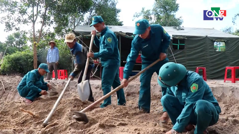 Quảng Ng&atilde;i đẩy mạnh t&igrave;m kiếm h&agrave;i cốt liệt sĩ tại khu vực G&ograve; Tr&agrave;m