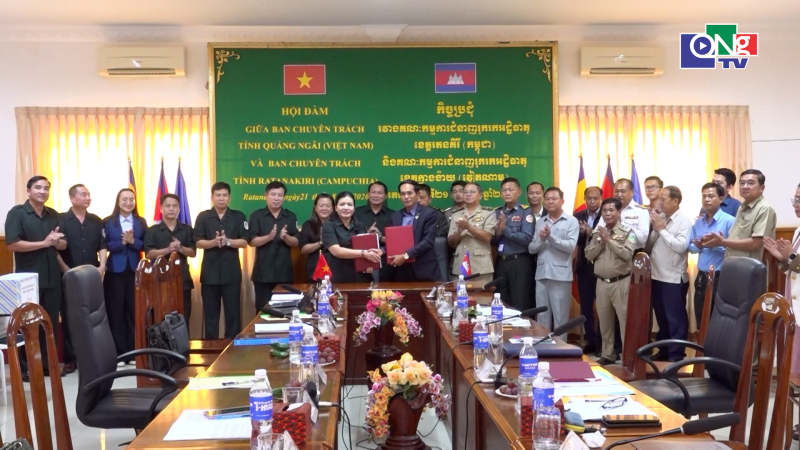 Hội đ&agrave;m c&ocirc;ng t&aacute;c t&igrave;m kiếm liệt sĩ tại Vương quốc Campuchia