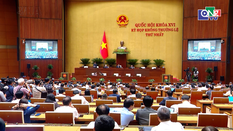 Quốc hội th&ocirc;ng qua hai luật li&ecirc;n quan đến quốc ph&ograve;ng - an ninh