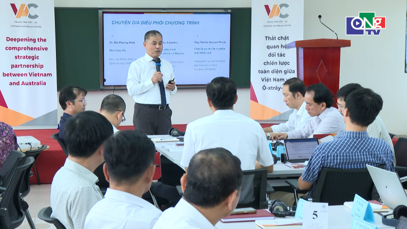 N&acirc;ng cao năng lực l&atilde;nh đạo hiện đại trong khu vực c&ocirc;ng