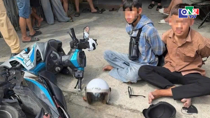 Bắt hai anh em ruột nghi li&ecirc;n quan nhiều vụ trộm cướp điện thoại ở Quảng Ng&atilde;i