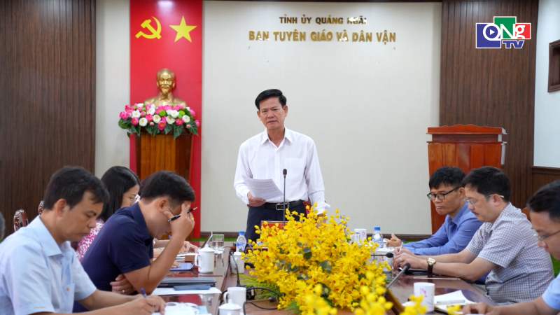 Giao ban b&aacute;o ch&iacute; th&aacute;ng 8