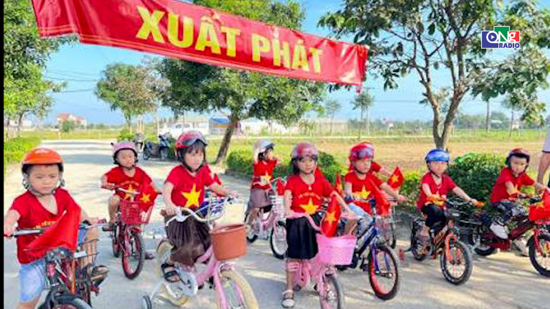 Vui giao th&ocirc;ng c&ugrave;ng b&eacute;