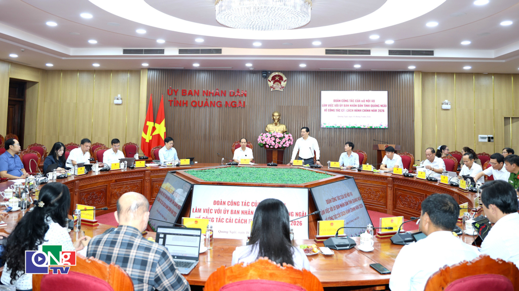 Quang cảnh buổi làm việc.  
