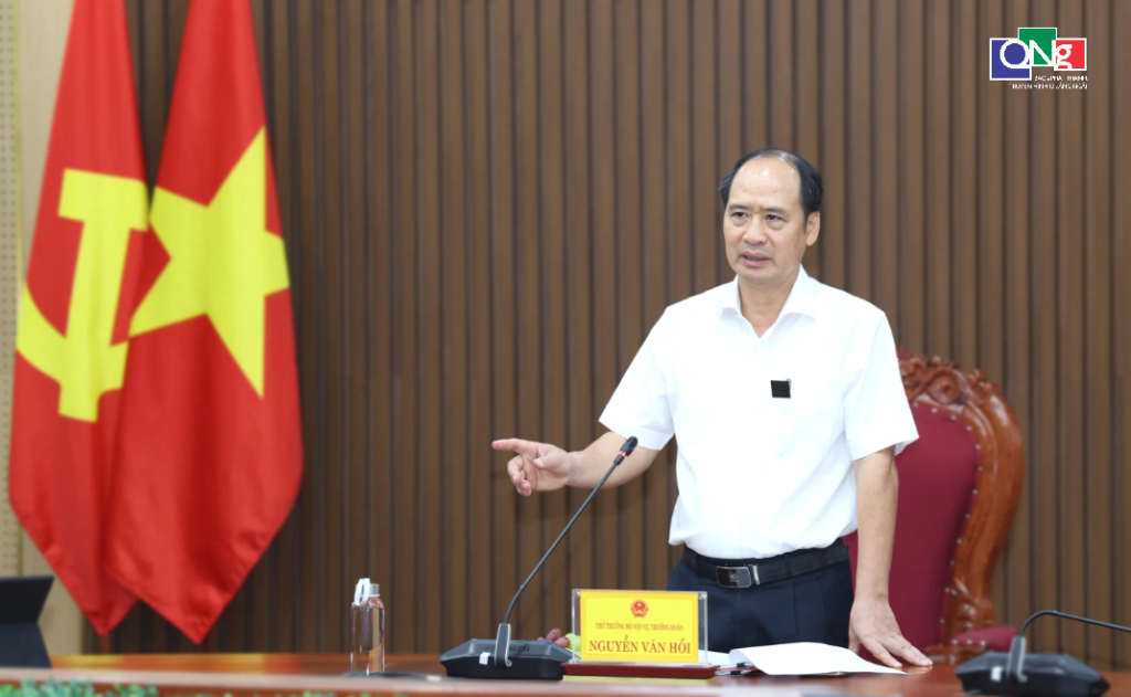Thứ trưởng Bộ Nội vụ Nguyễn Văn Hồi phát biểu kết luận buổi làm việc.  