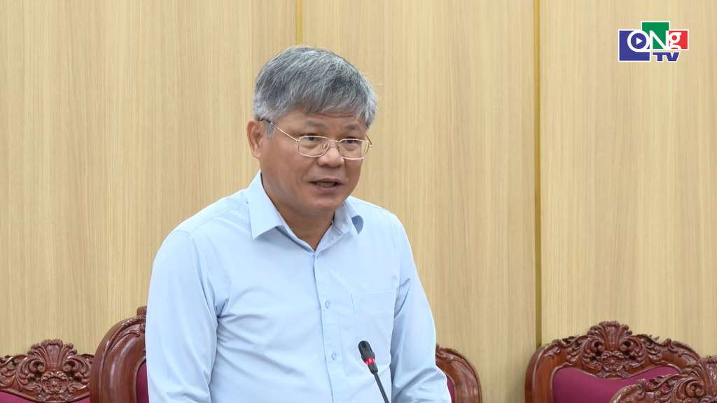 Chủ tịch HĐQT Tập đoàn Công nghiệp Cao su Việt Nam Trần Công Kha phát biểu tại buổi làm việc.  