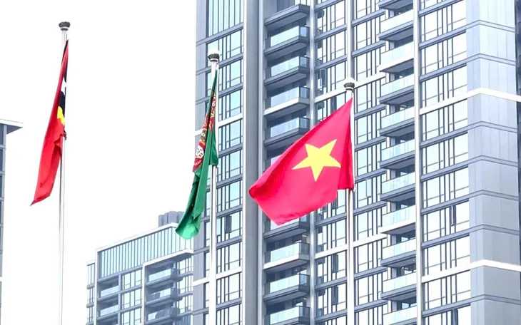 Ảnh minh họa: Quốc kỳ Việt Nam tung bay tại Lễ thượng cờ ASIAD 19. Ảnh: Thu Sâm/Báo Văn hóa