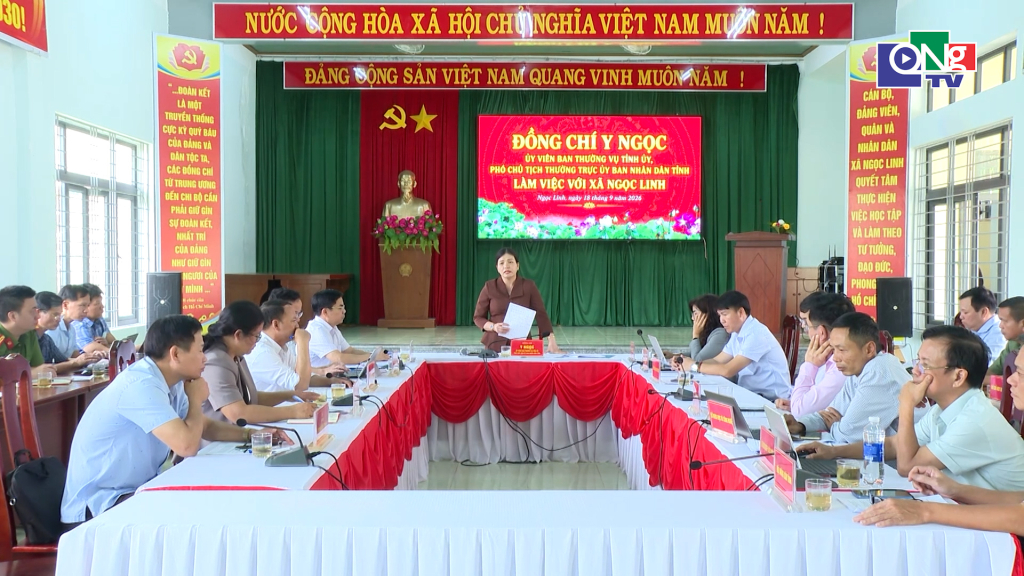 Quang cảnh buổi làm việc.
