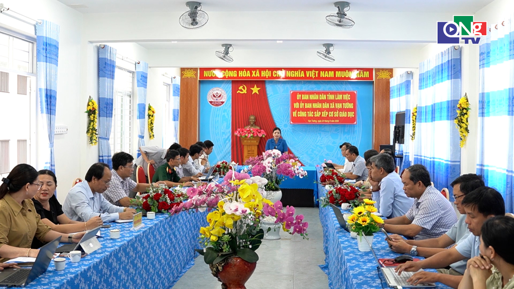 Quang cảnh buổi làm việc.