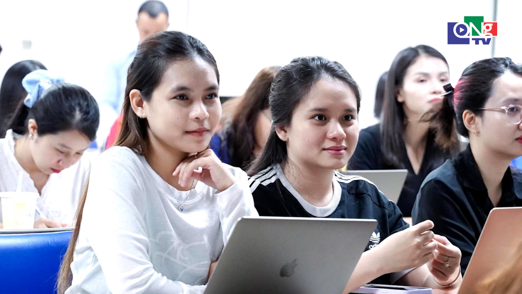 Đề xuất học thạc sĩ toàn thời gian khi nhận học bổng.