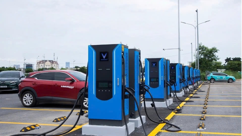 Quảng Ng&atilde;i chuẩn bị hạ tầng sạc điện tại c&aacute;c trạm dừng nghỉ 