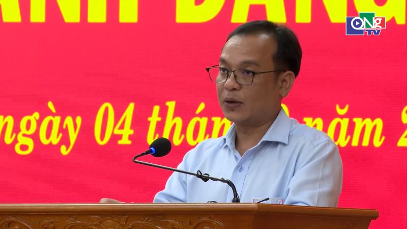 Th&ocirc;ng qua c&aacute;c chương tr&igrave;nh, kế hoạch thực hiện nghị quyết, kết luận của Hội nghị Trung ương 3