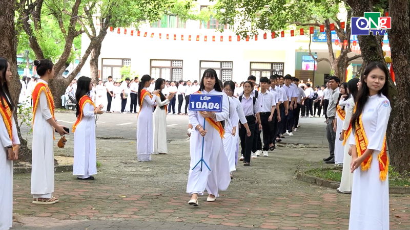 Hơn 441 ngh&igrave;n học sinh Quảng Ng&atilde;i bước v&agrave;o năm học mới