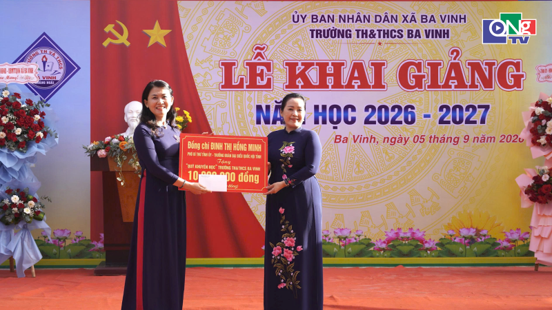 Ph&oacute; B&iacute; thư Tỉnh ủy Đinh Thị Hồng Minh dự Lễ khai giảng tại Ba Vinh