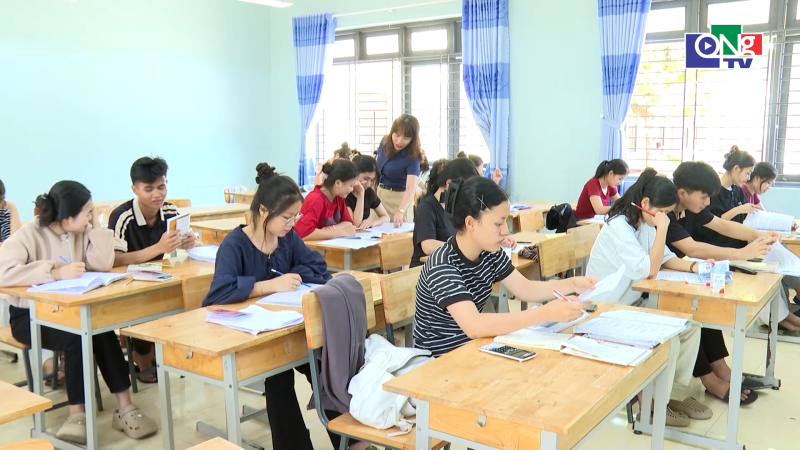 Quảng Ng&atilde;i bi&ecirc;n soạn bộ t&agrave;i liệu gi&aacute;o dục địa phương sau s&aacute;p nhập
