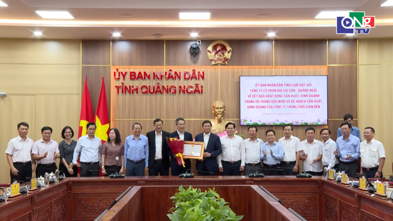 Chủ tịch UBND tỉnh Nguyễn Đức T&acirc;m l&agrave;m việc với SABECO