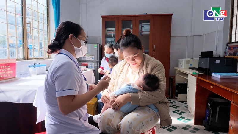 Kh&aacute;m sức khỏe định kỳ miễn ph&iacute; cho trẻ dưới 6 tuổi