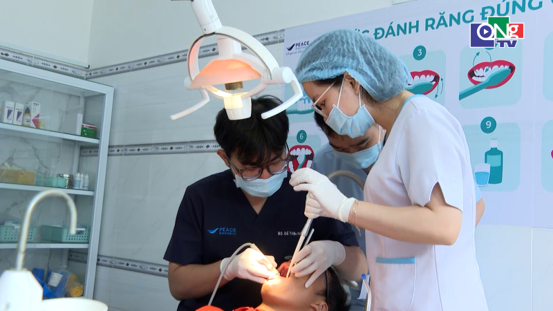 Gần 40 học sinh khuyết tật được kh&aacute;m nha khoa miễn ph&iacute;