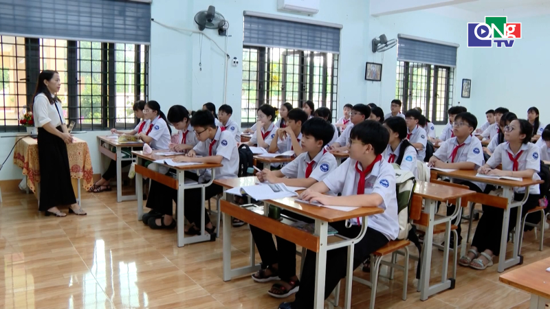 Bảo đảm đủ s&aacute;ch gi&aacute;o khoa trước ng&agrave;y 15/9