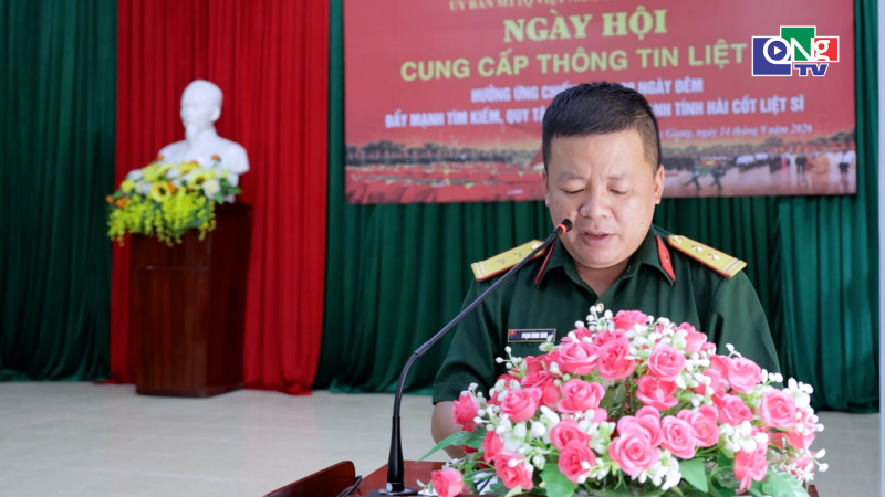Ph&oacute; B&iacute; thư Thường trực Tỉnh ủy U Huấn dự ng&agrave;y hội cung cấp th&ocirc;ng tin liệt sĩ tại x&atilde; Trường Giang