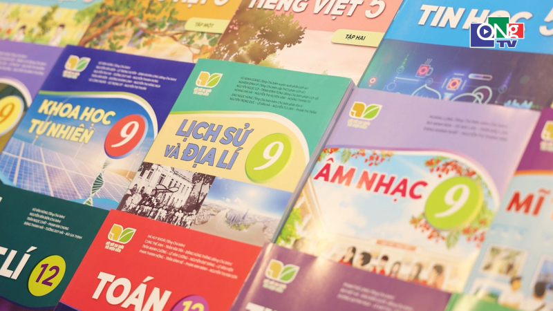 Bộ Gi&aacute;o dục v&agrave; Đạo tạo l&yacute; giải t&igrave;nh trạng thiếu s&aacute;ch gi&aacute;o khoa đầu năm học