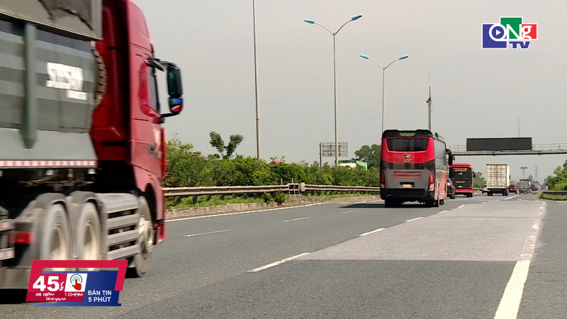 45 gi&acirc;y 1 chạm ng&agrave;y 16/9