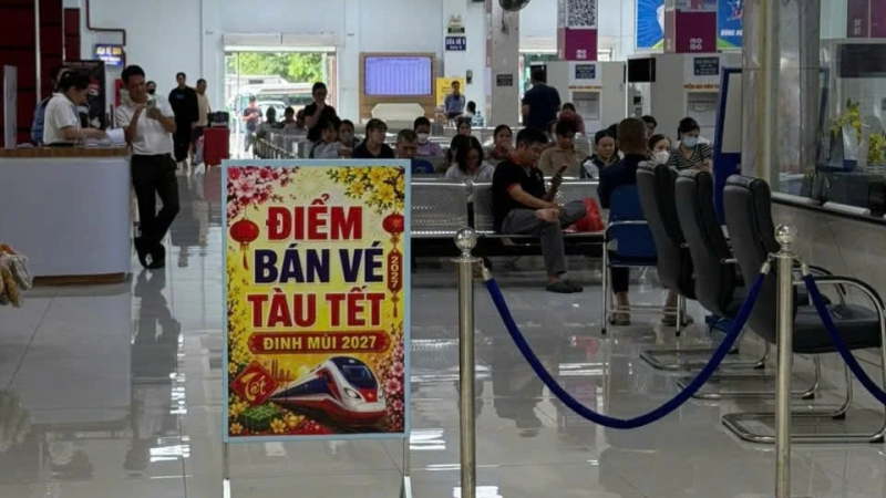 Tạo thuận tiện cho người d&acirc;n mua v&eacute; t&agrave;u xe dịp Tết 