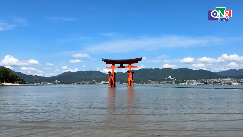 Ng&ocirc;i đền nổi tr&ecirc;n mặt biển ở tỉnh Hiroshima, Nhật Bản