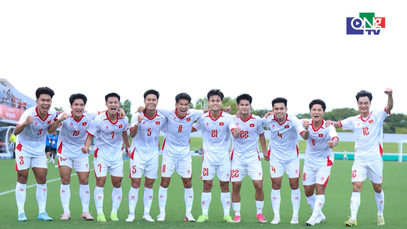 Đội tuyển U23 Việt Nam vượt qua Philippines, rộng cửa v&agrave;o tứ kết