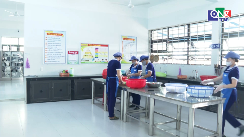 An to&agrave;n thực phẩm bếp ăn trường học