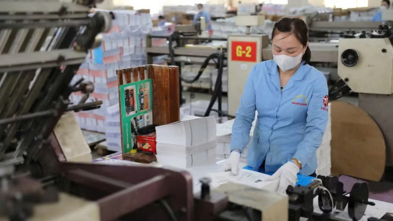 Thủ tướng chỉ đạo huy động tất cả nguồn lực để cung ứng đủ s&aacute;ch gi&aacute;o khoa