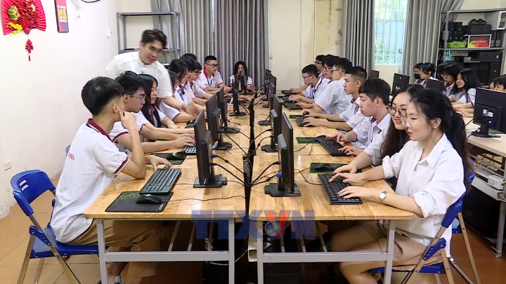 Chưa th&iacute; điểm tốt nghiệp THPT tr&ecirc;n m&aacute;y t&iacute;nh năm 2027