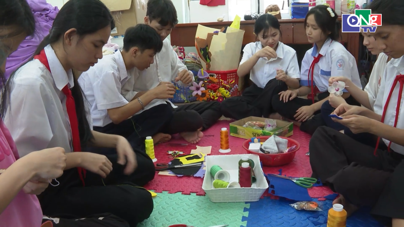 N&acirc;ng cao chất lượng đời sống v&agrave; bảo đảm quyền cho người khuyết tật 