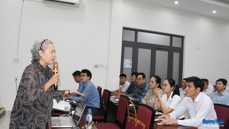 Tập huấn về quản l&yacute; v&agrave; ph&aacute;t triển chợ