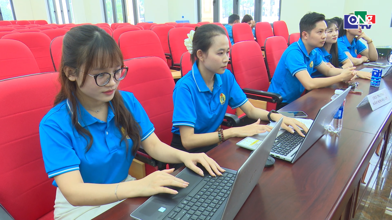 Thi ứng dụng tr&iacute; tuệ nh&acirc;n tạo d&agrave;nh cho c&aacute;n bộ, đo&agrave;n vi&ecirc;n c&ocirc;ng đo&agrave;n