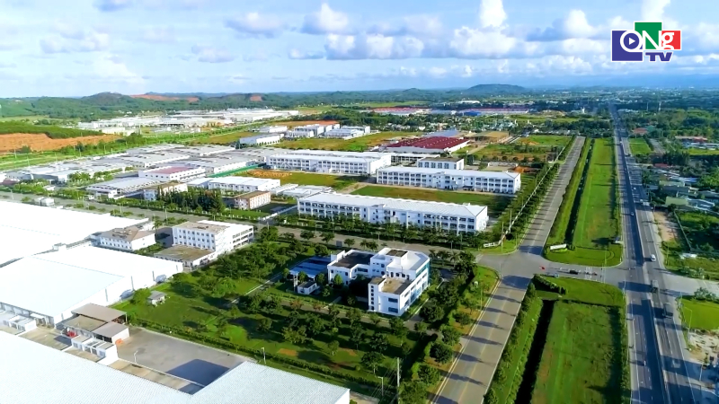 Quảng Ng&atilde;i th&aacute;o gỡ &ldquo;điểm nghẽn&rdquo; trong hỗ trợ doanh nghiệp